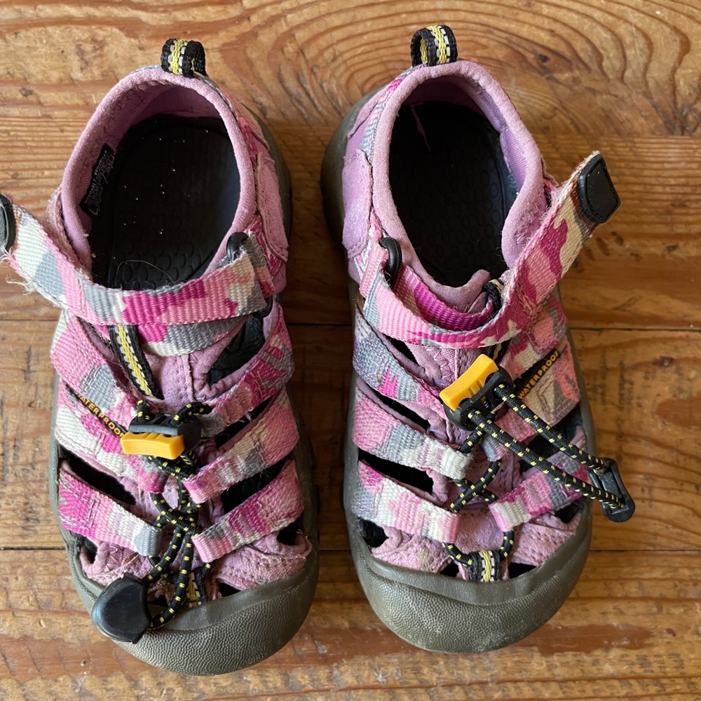 KEEN Pink Camo Waterproof Sandal Toddler 10
